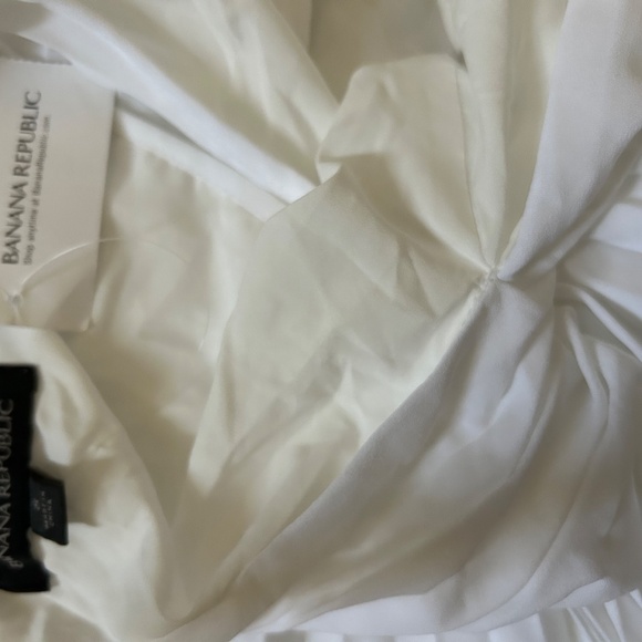 Banana Republic NWT Pleated White Dress -Size 8 - Picture 6 of 6